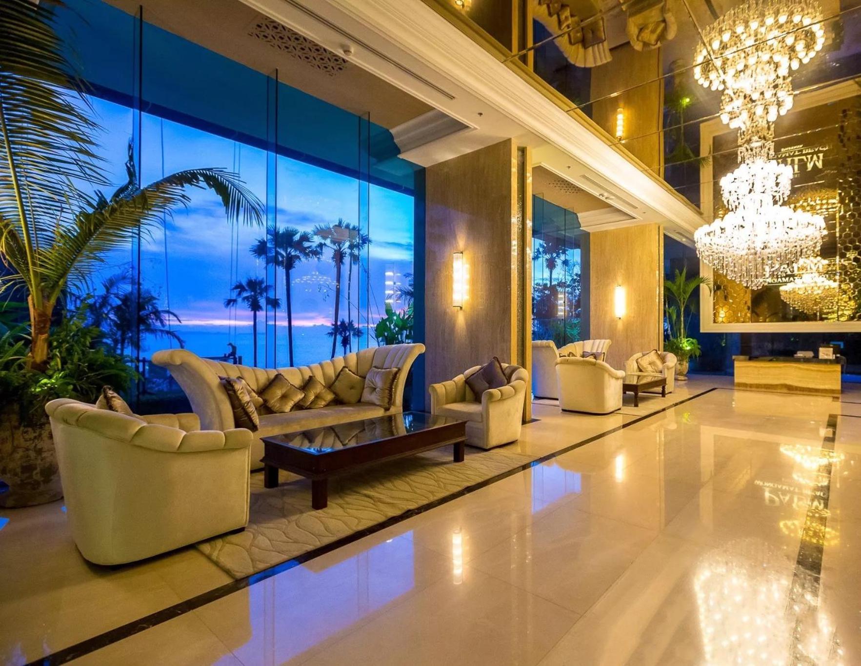 Luxurious Beachfront Pattaya Esterno foto