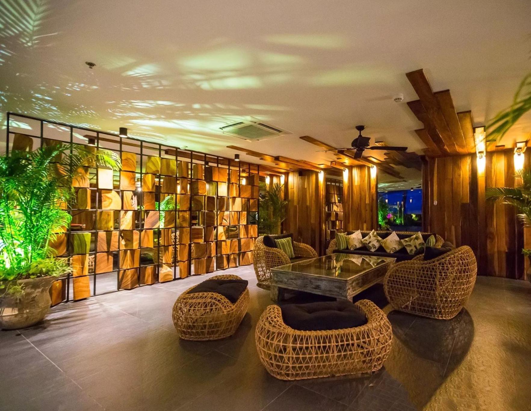 Luxurious Beachfront Pattaya Esterno foto
