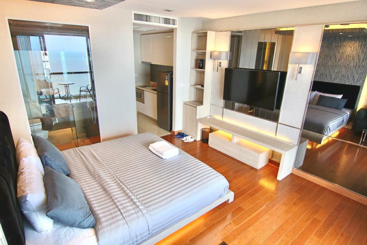 Luxurious Beachfront Pattaya Esterno foto