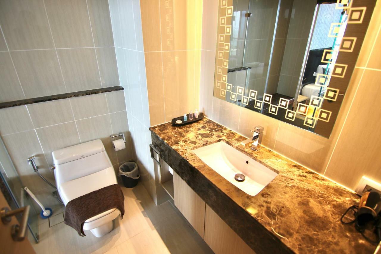 Luxurious Beachfront Pattaya Esterno foto