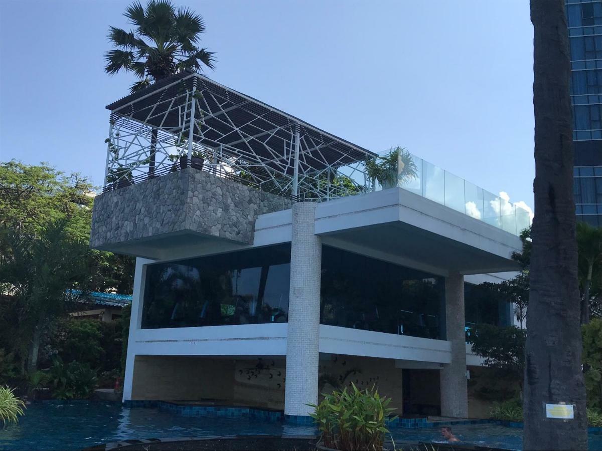 Luxurious Beachfront Pattaya Esterno foto