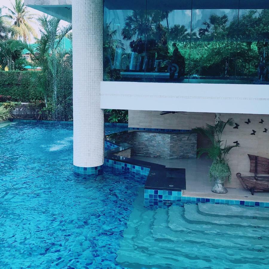 Luxurious Beachfront Pattaya Esterno foto