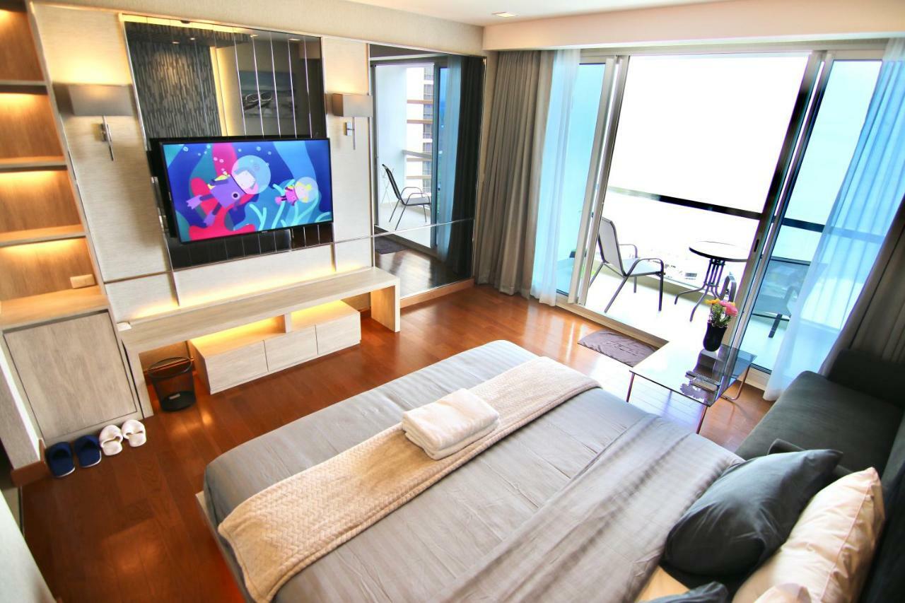 Luxurious Beachfront Pattaya Esterno foto
