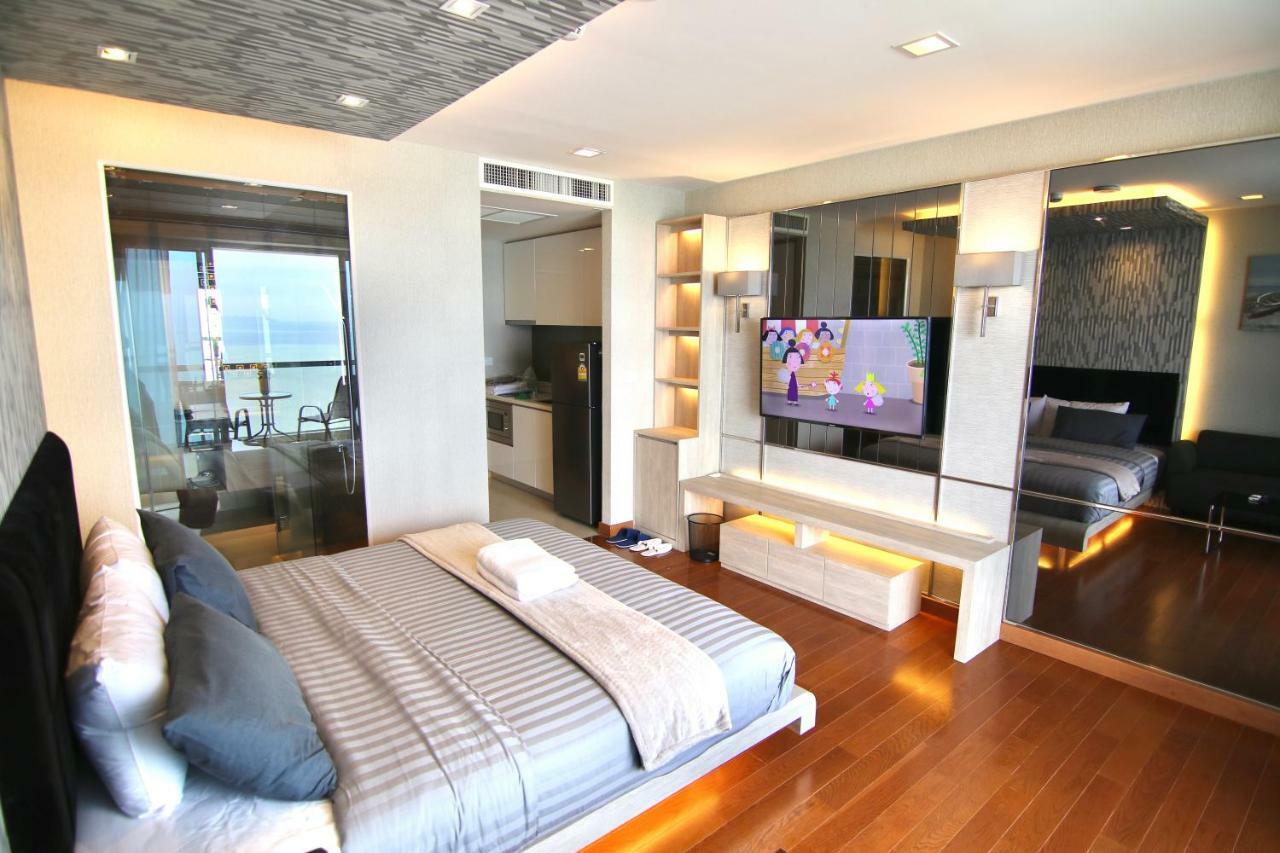 Luxurious Beachfront Pattaya Esterno foto